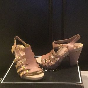 Earthies leather sandals sz 5.5